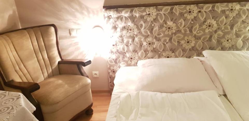 Hotel Radzewice Экстерьер фото